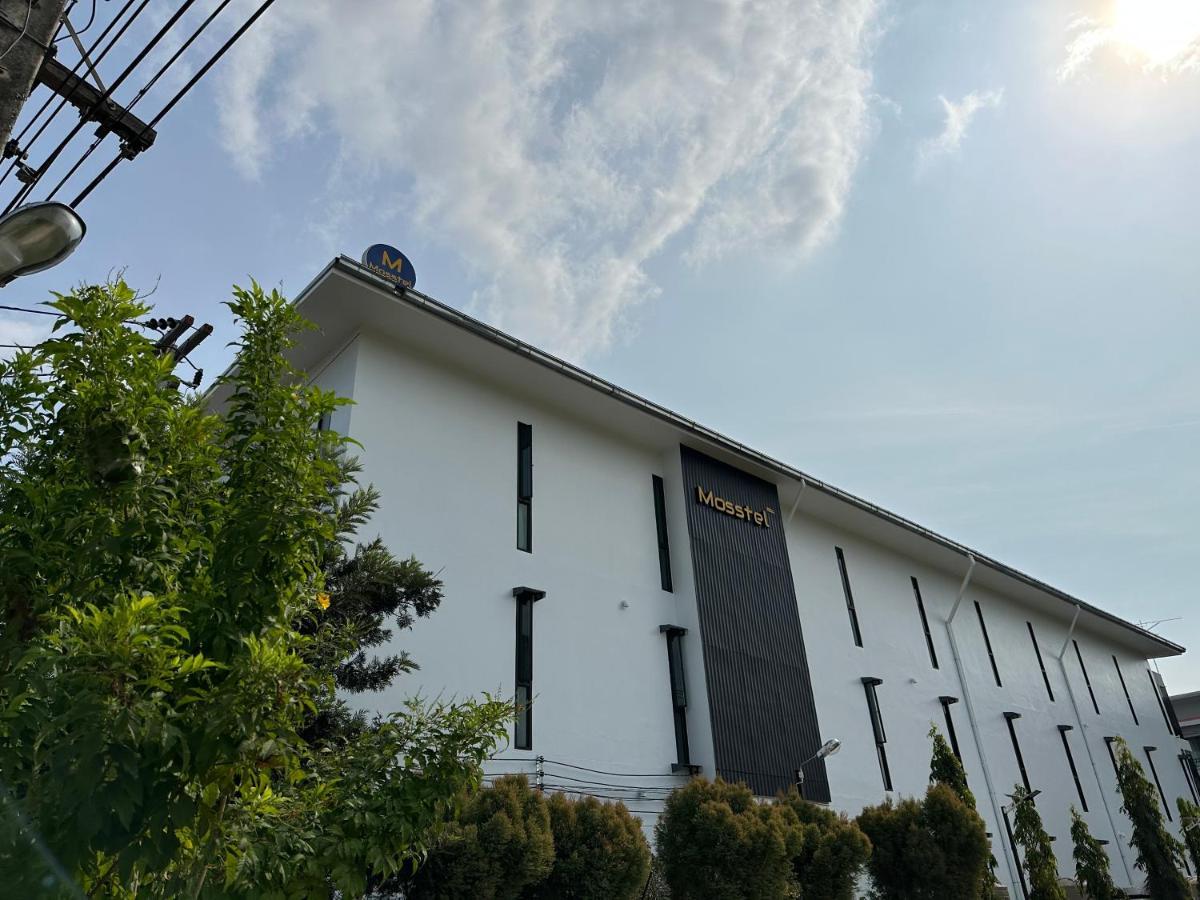Mosstel Hotel Phitsanulok Exterior foto