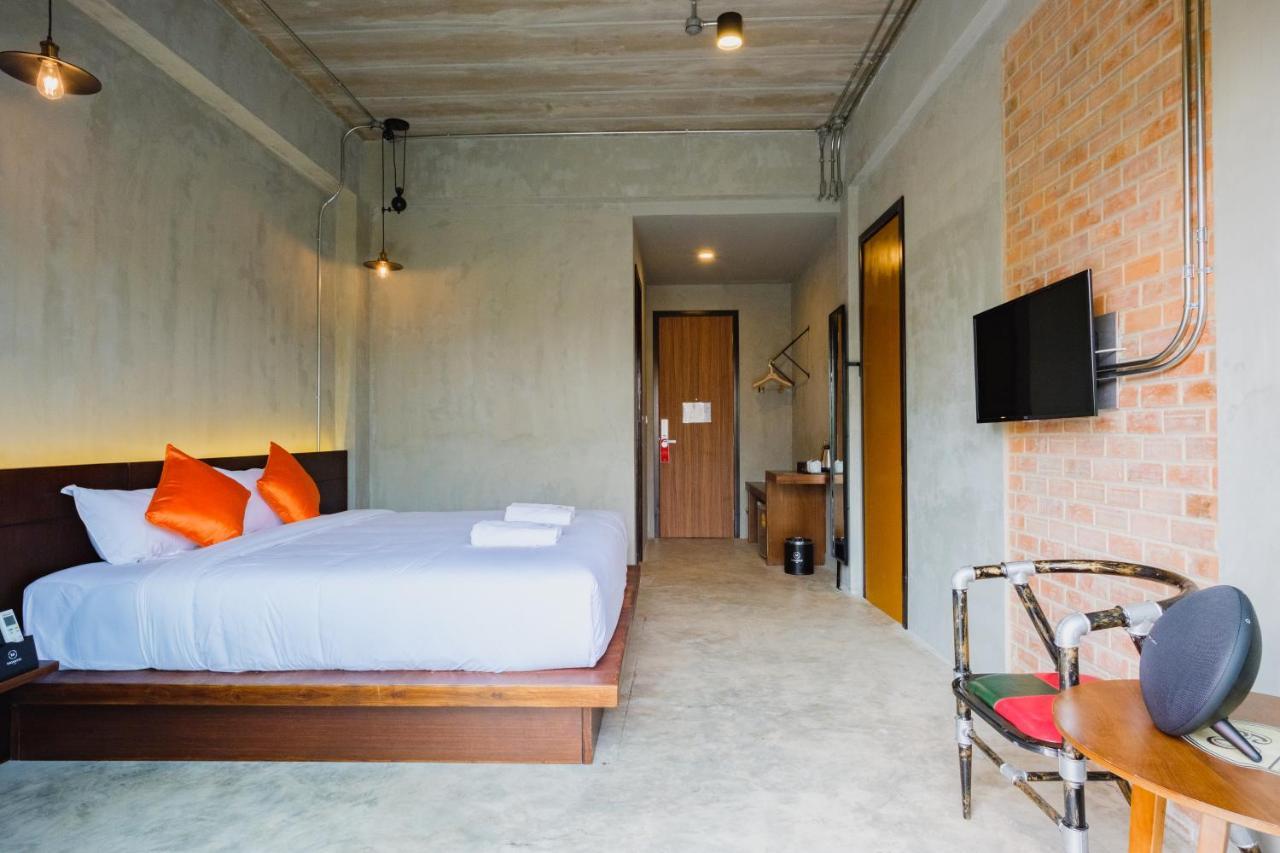 Mosstel Hotel Phitsanulok Exterior foto